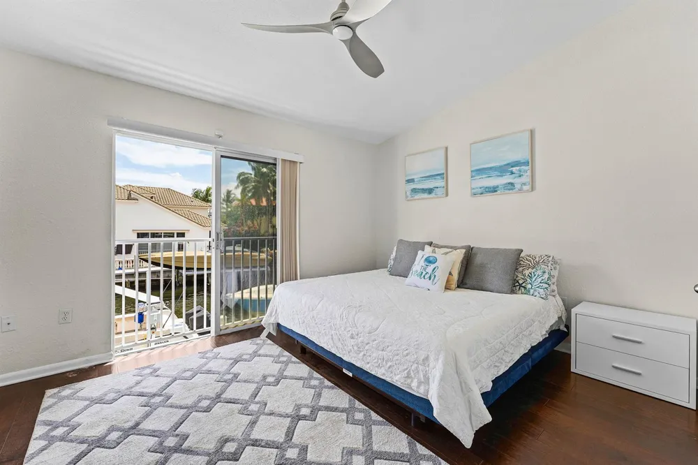 968 Jeffery Street Boca Raton, FL 33487