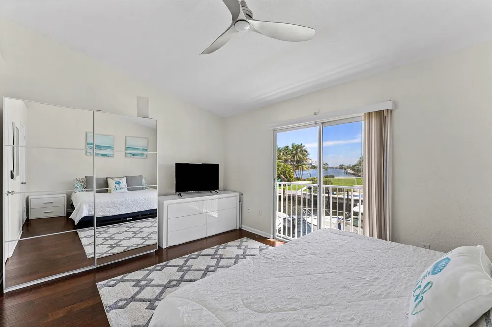 968 Jeffery Street Boca Raton, FL 33487