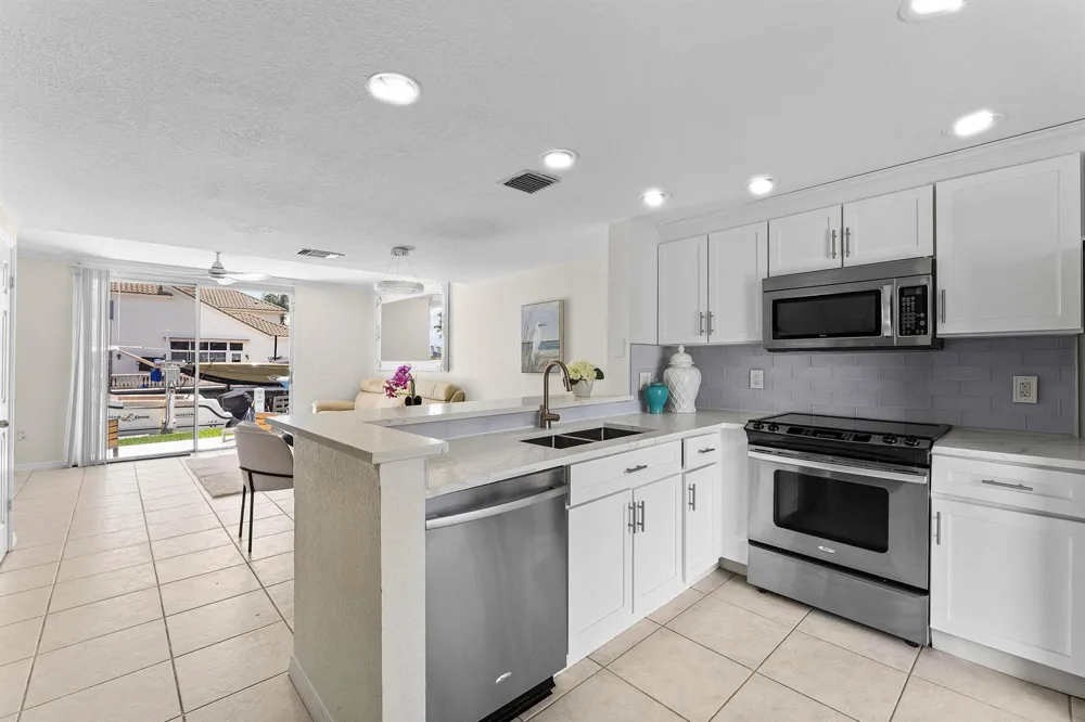 968 Jeffery Street Boca Raton, FL 33487