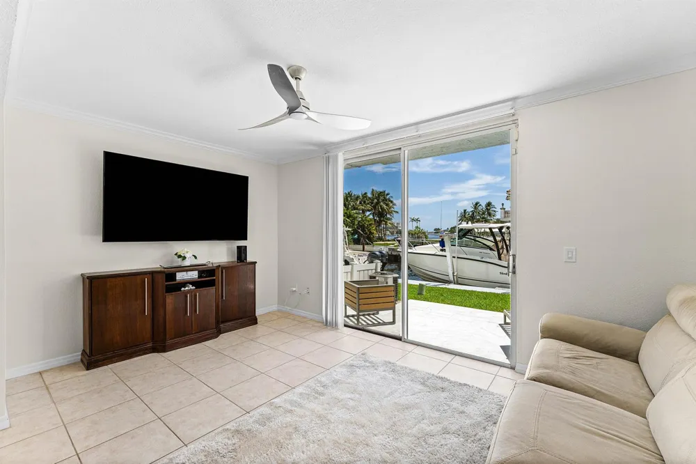 968 Jeffery Street Boca Raton, FL 33487