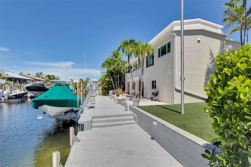 122 Court Contessa Islamorada, FL 33036