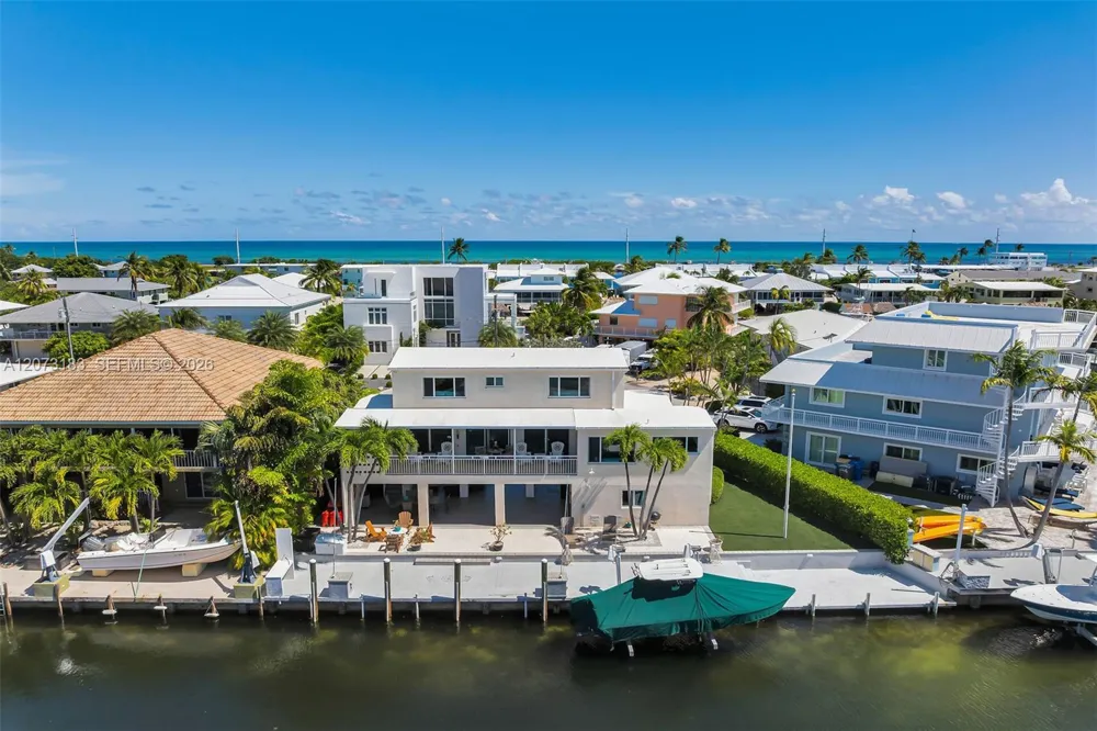 122 Court Contessa Islamorada, FL 33036
