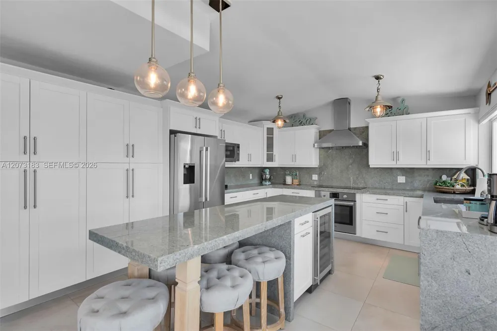 122 Court Contessa Islamorada, FL 33036