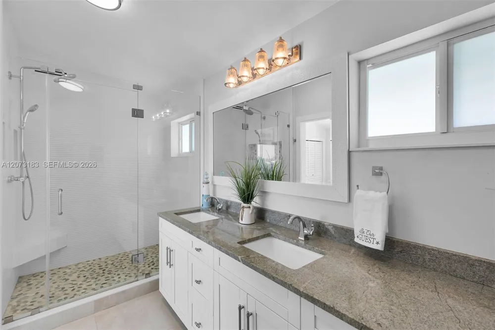 122 Court Contessa Islamorada, FL 33036