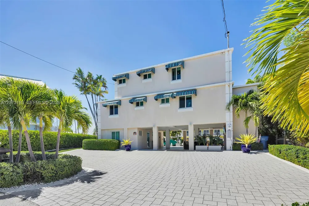 122 Court Contessa Islamorada, FL 33036