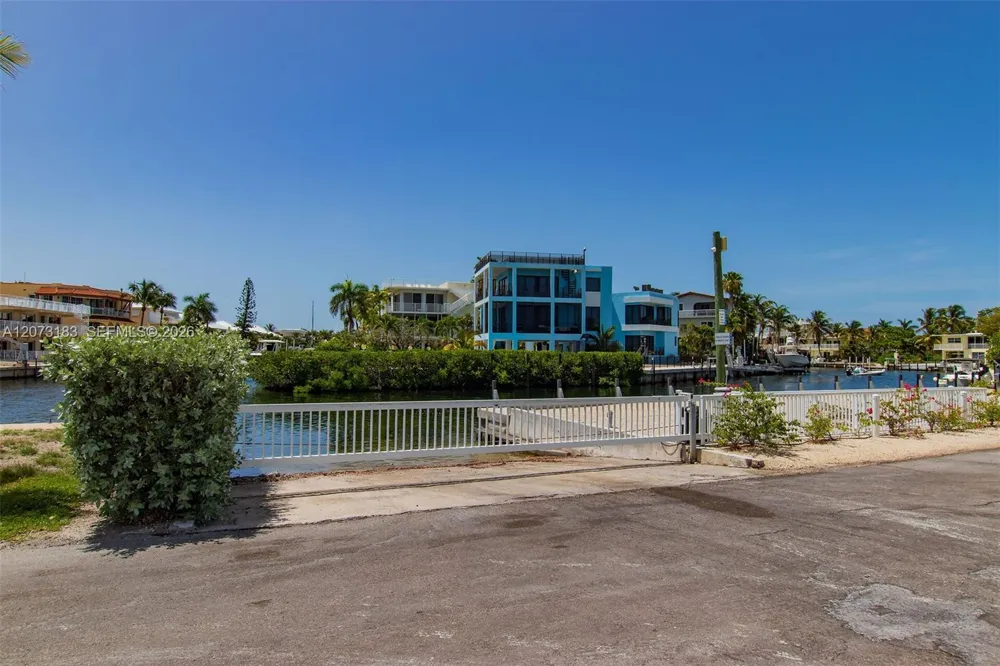 122 Court Contessa Islamorada, FL 33036