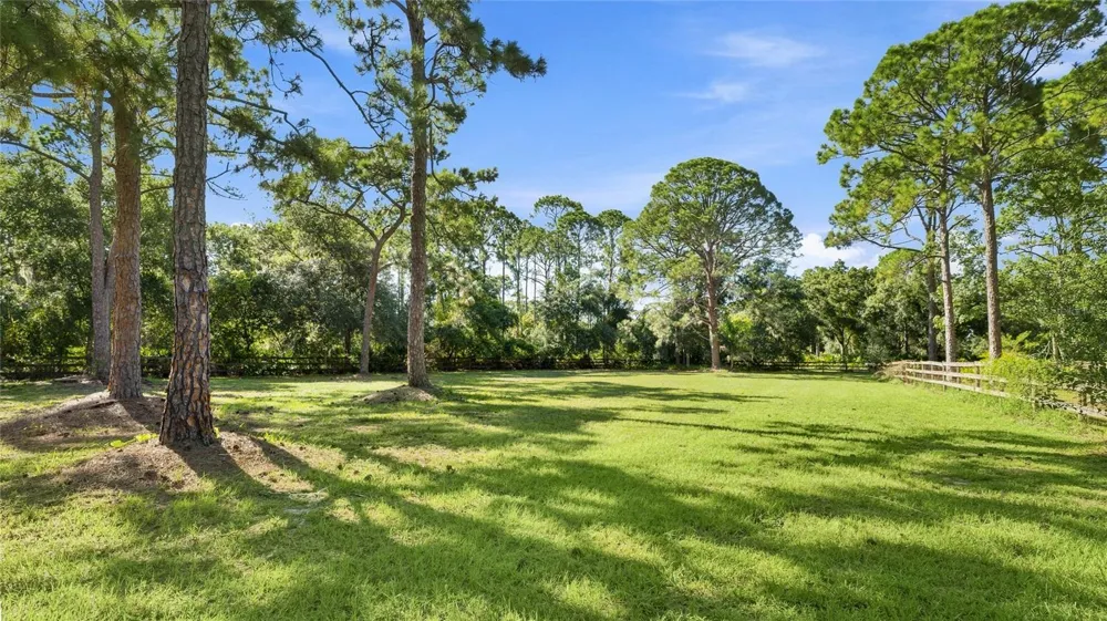 6950 EL DORADO DRIVE Sarasota, FL 34240