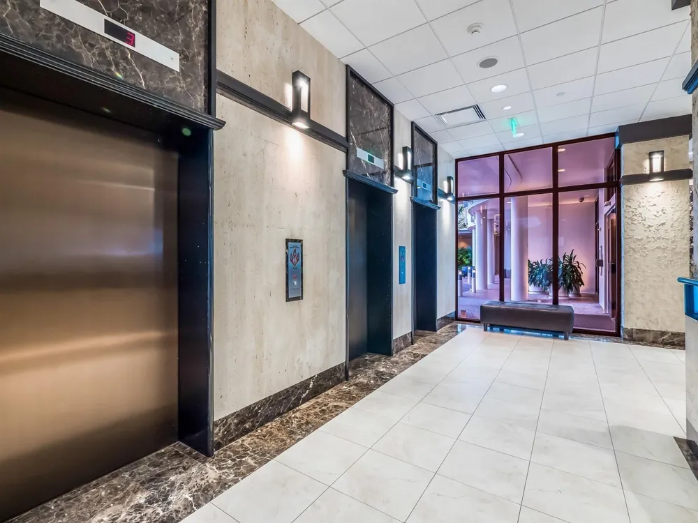 1255 GULFSTREAM AVENUE #1101 Sarasota, FL 34236