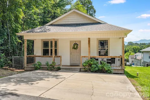 9 Coral Berry Drive
