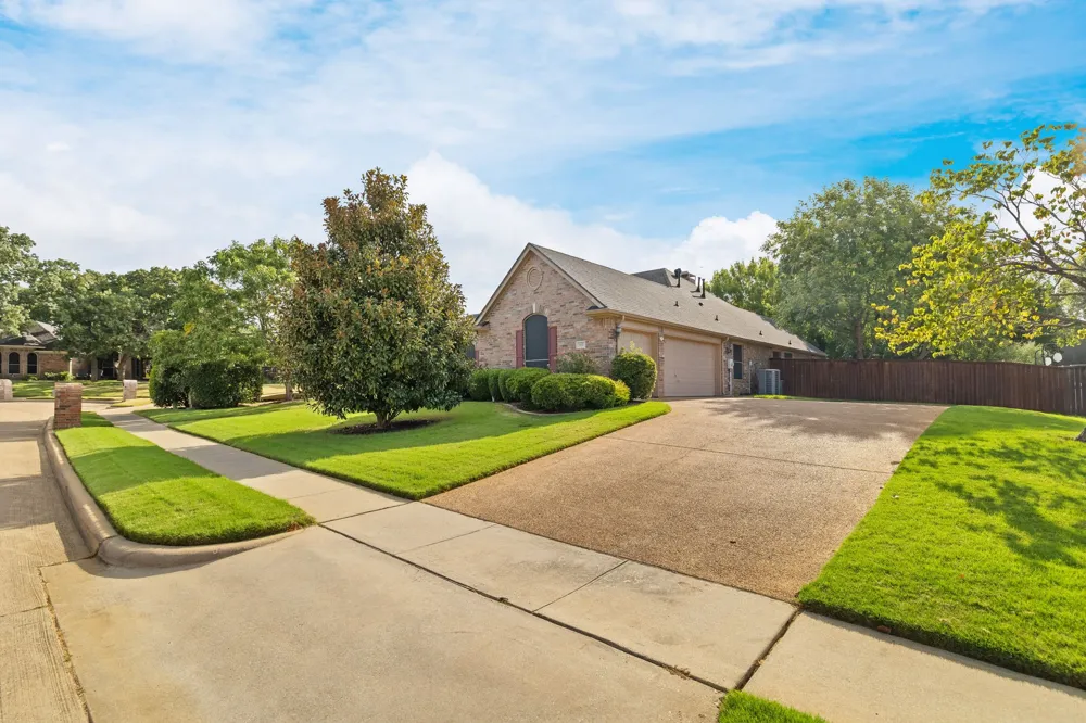 1602 Oak Ridge Drive Corinth, TX 76210