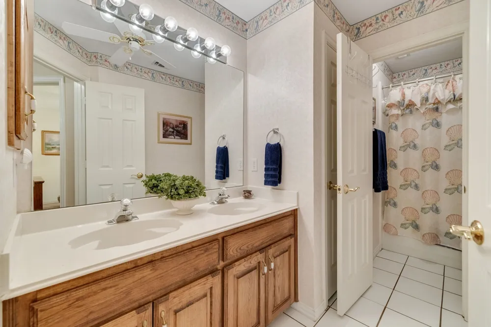 1602 Oak Ridge Drive Corinth, TX 76210