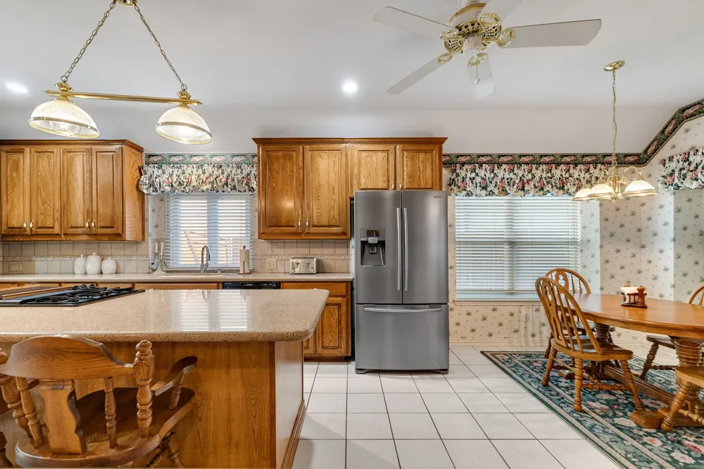 1602 Oak Ridge Drive Corinth, TX 76210