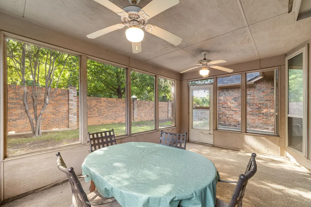 1602 Oak Ridge Drive Corinth, TX 76210