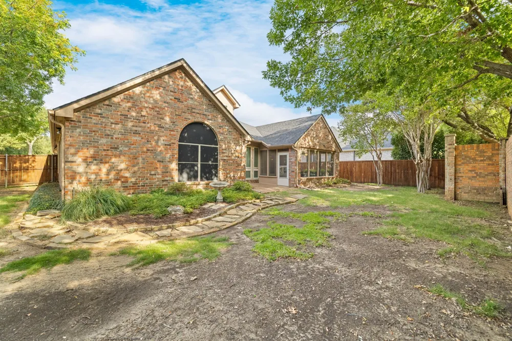 1602 Oak Ridge Drive Corinth, TX 76210