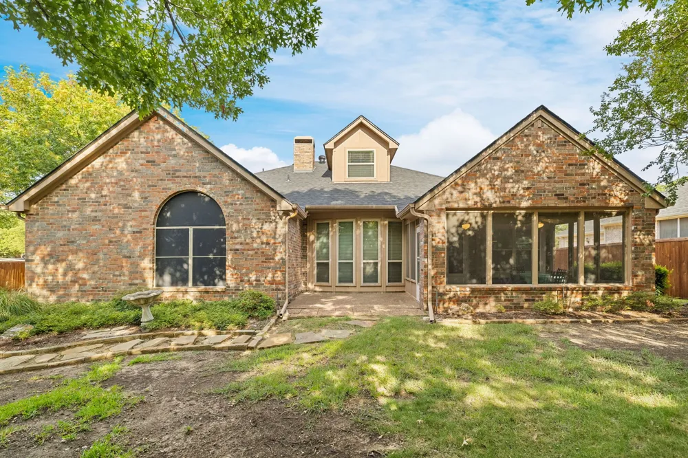 1602 Oak Ridge Drive Corinth, TX 76210