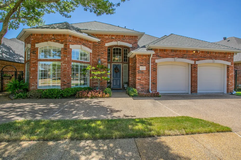 757 Village Green Drive DeSoto, TX 75115