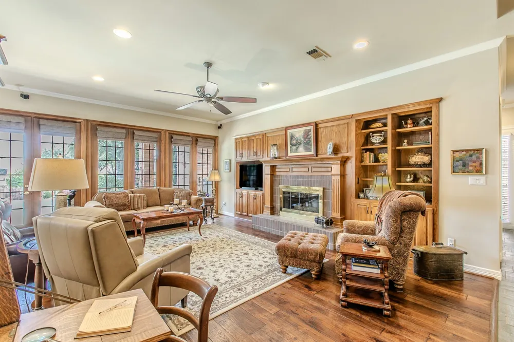 757 Village Green Drive DeSoto, TX 75115