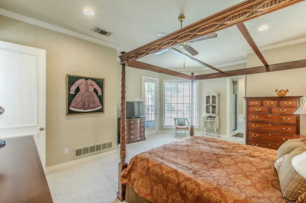 757 Village Green Drive DeSoto, TX 75115