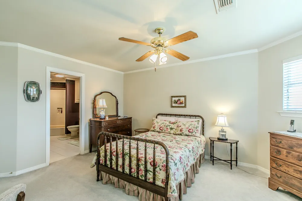 757 Village Green Drive DeSoto, TX 75115