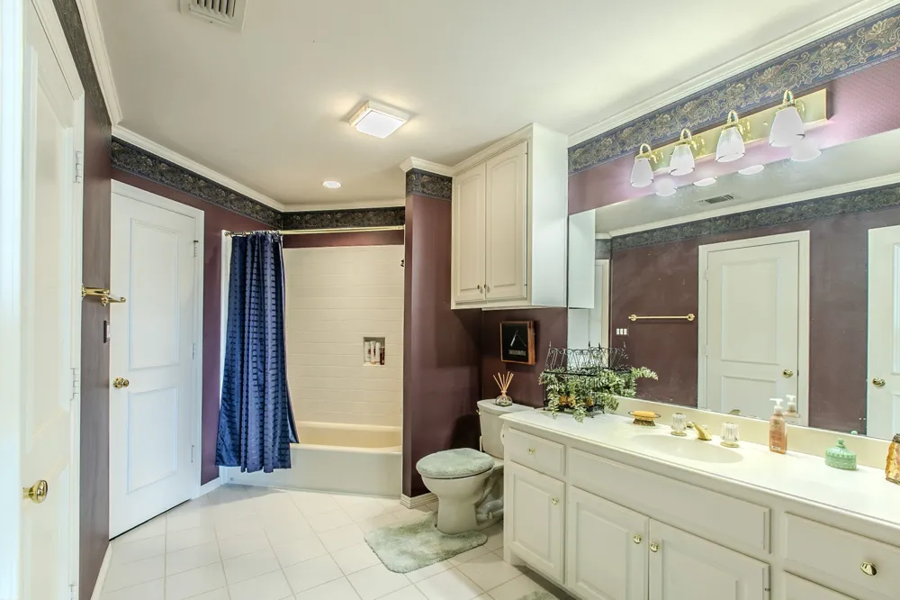 757 Village Green Drive DeSoto, TX 75115