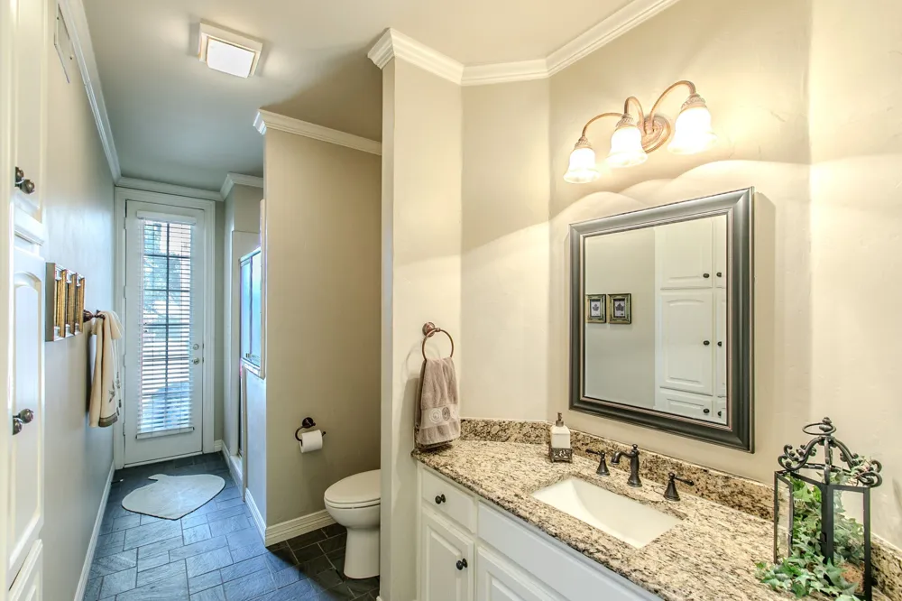 757 Village Green Drive DeSoto, TX 75115