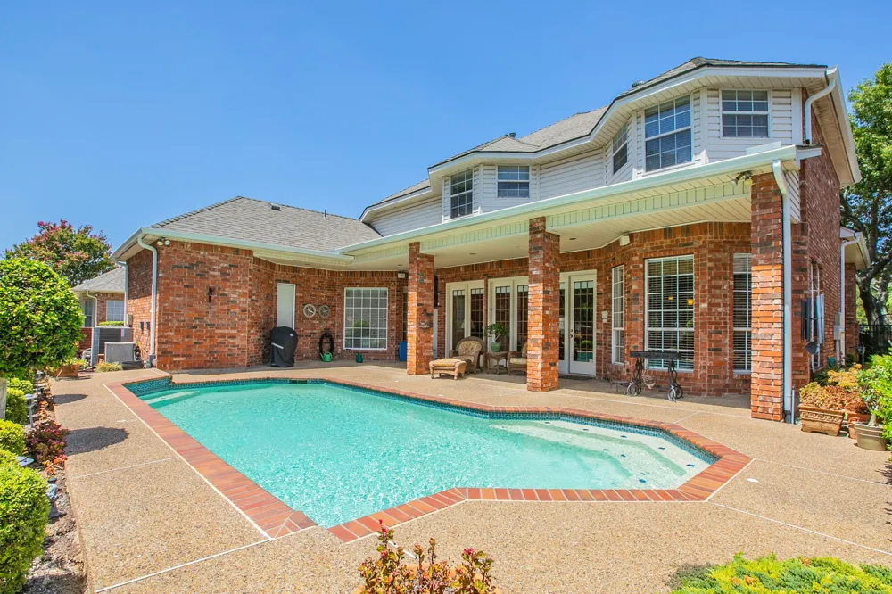 757 Village Green Drive DeSoto, TX 75115