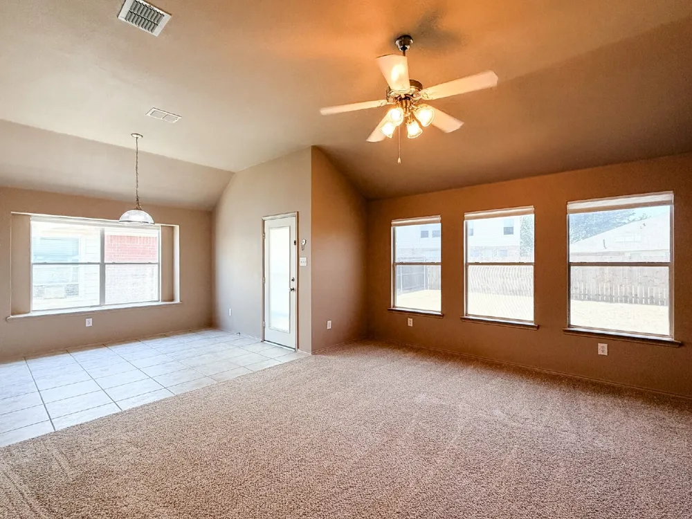 633 Canoe Way Crowley, TX 76036