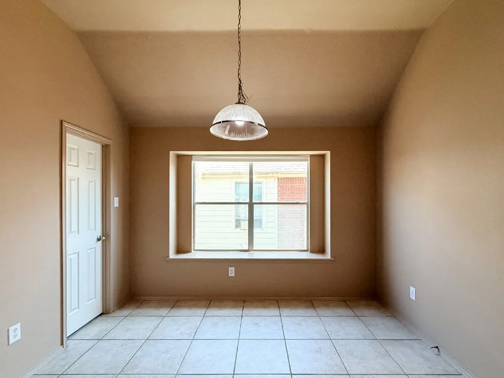 633 Canoe Way Crowley, TX 76036