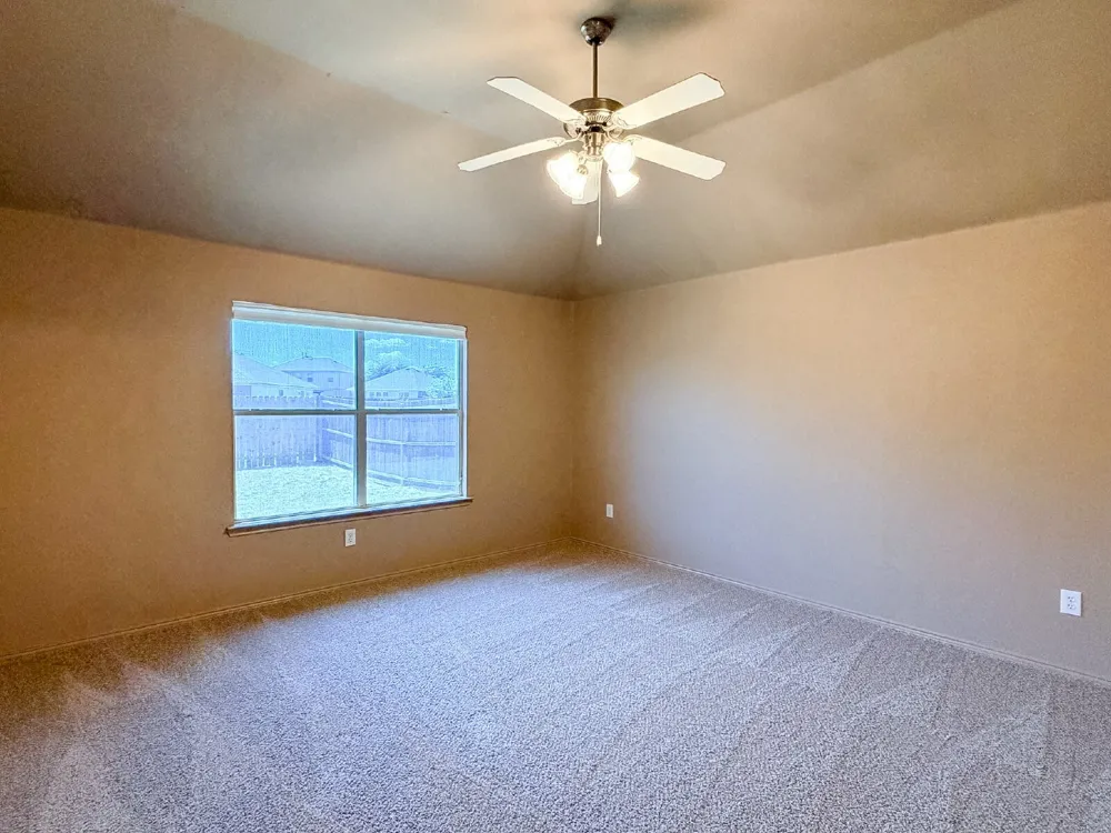 633 Canoe Way Crowley, TX 76036