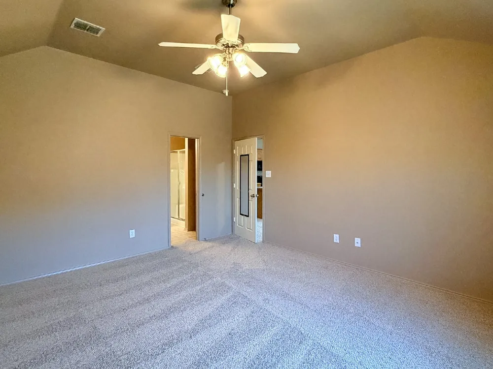 633 Canoe Way Crowley, TX 76036