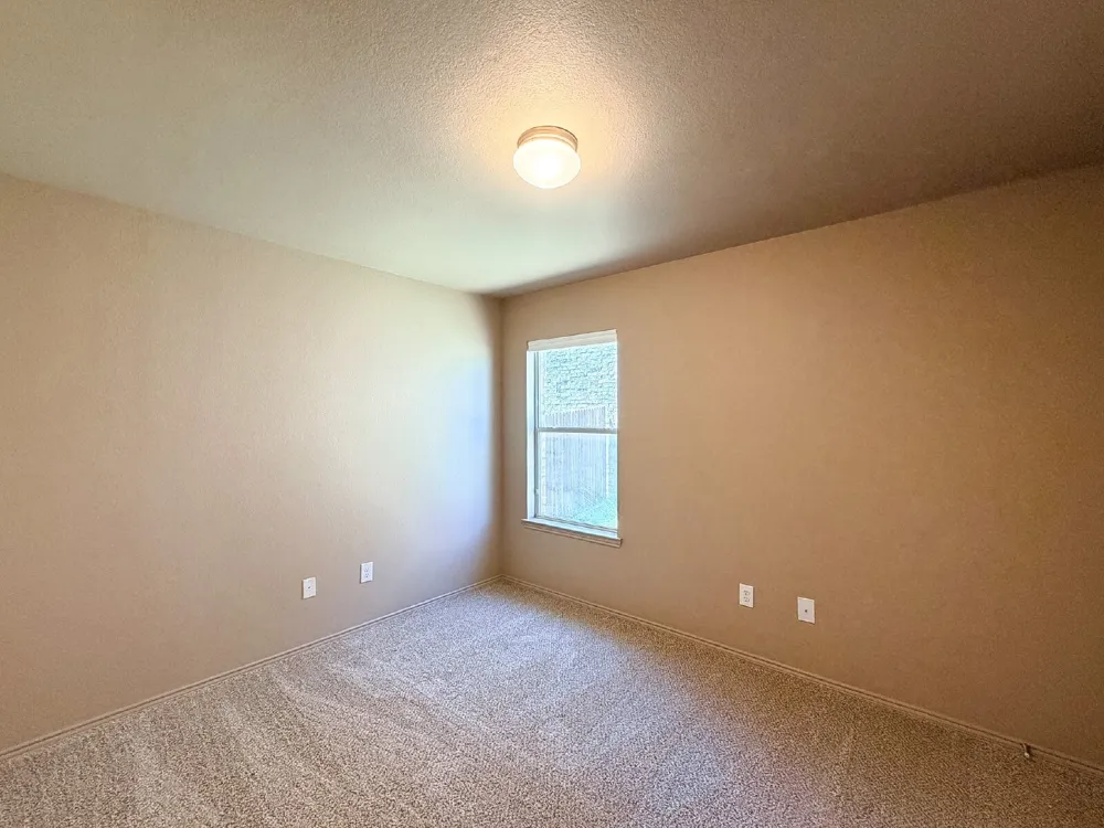 633 Canoe Way Crowley, TX 76036