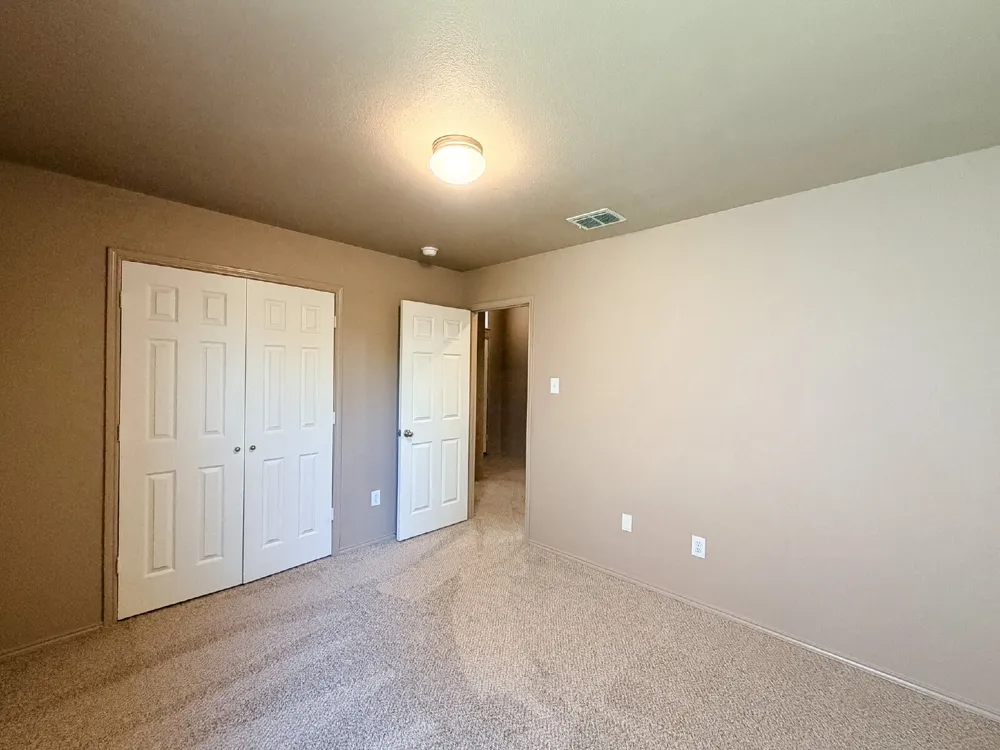 633 Canoe Way Crowley, TX 76036