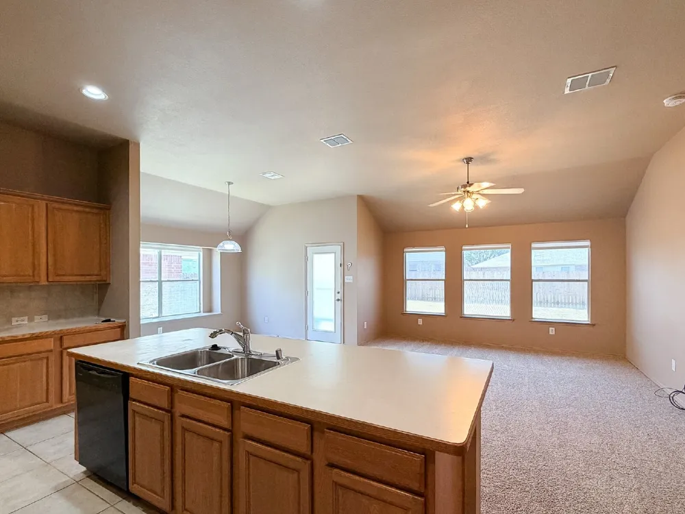 633 Canoe Way Crowley, TX 76036