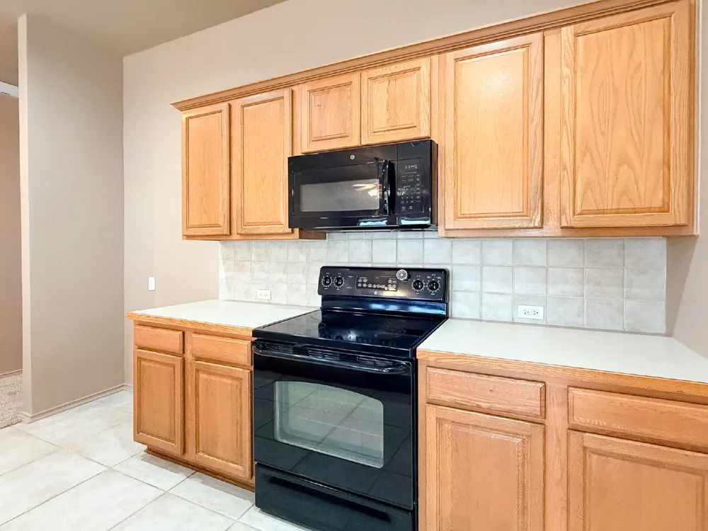 633 Canoe Way Crowley, TX 76036