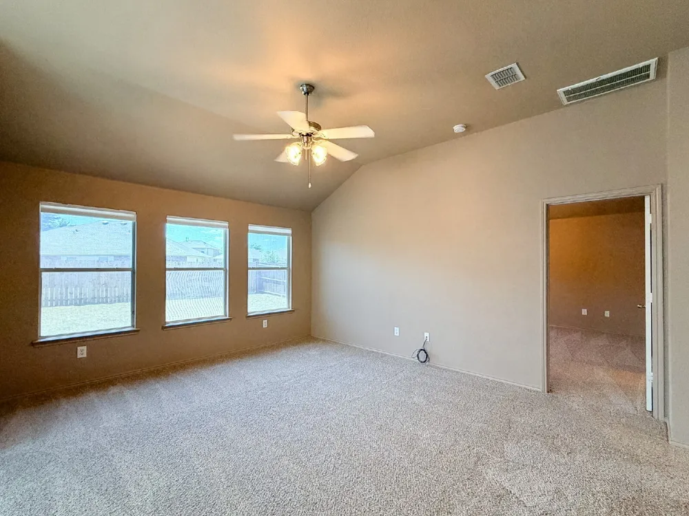 633 Canoe Way Crowley, TX 76036