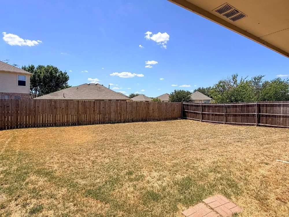633 Canoe Way Crowley, TX 76036