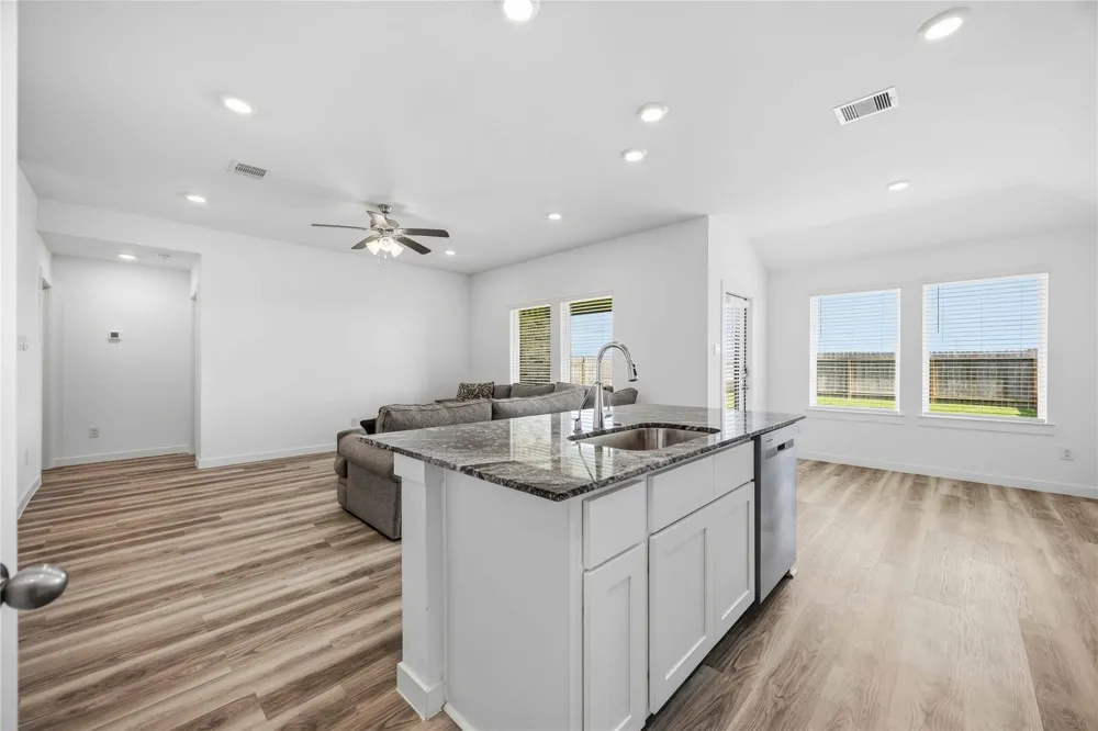 9522 Wall Street Texas City, TX 77591