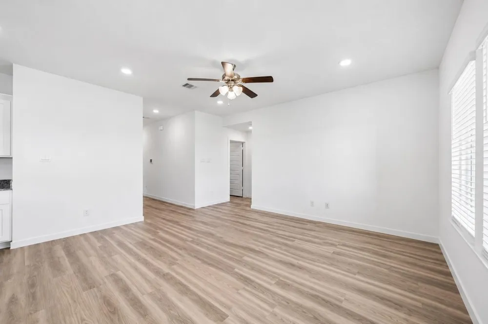 9522 Wall Street Texas City, TX 77591