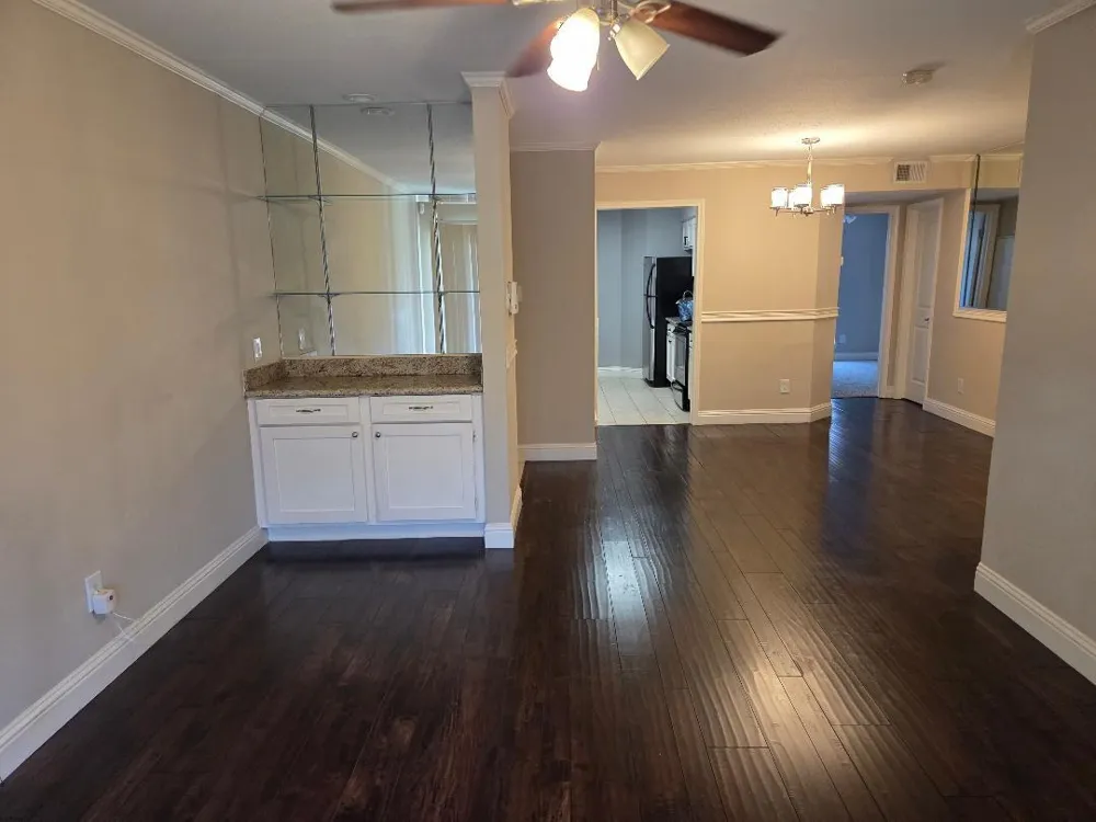 18800 Egret Bay Boulevard #1009 Webster, TX 77058