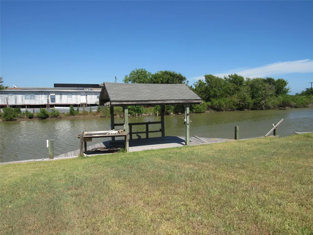 221 County Road 299 Sargent, TX 77414
