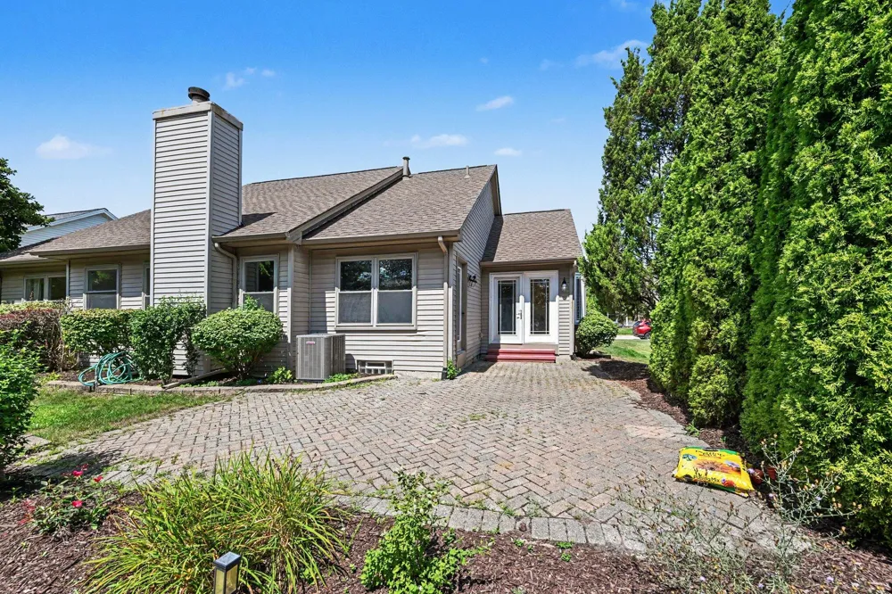 47186 Scarlet Drive S Novi, MI 48374