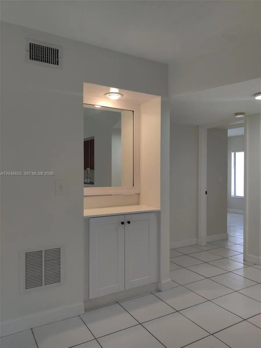 300 E Club Cir #108 Boca Raton, FL 33487