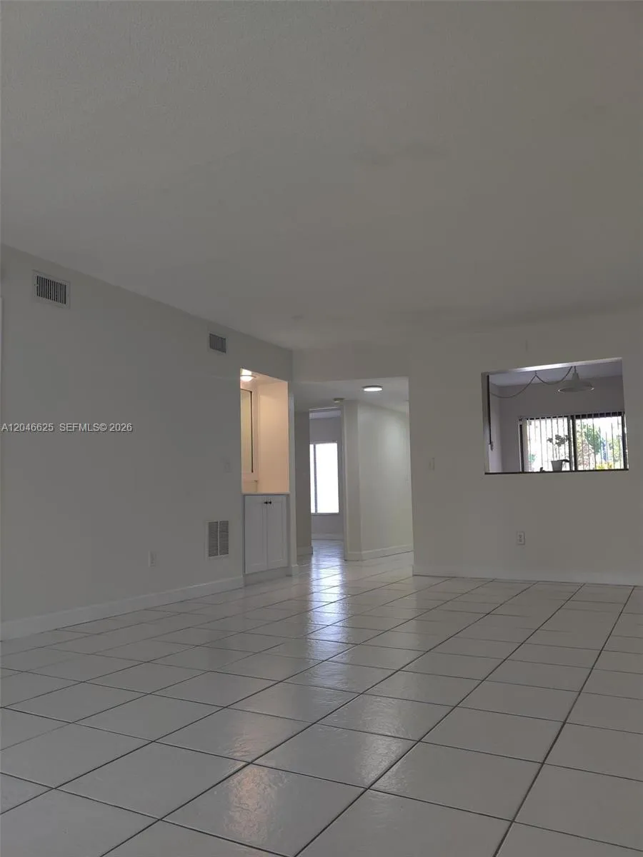 300 E Club Cir #108 Boca Raton, FL 33487
