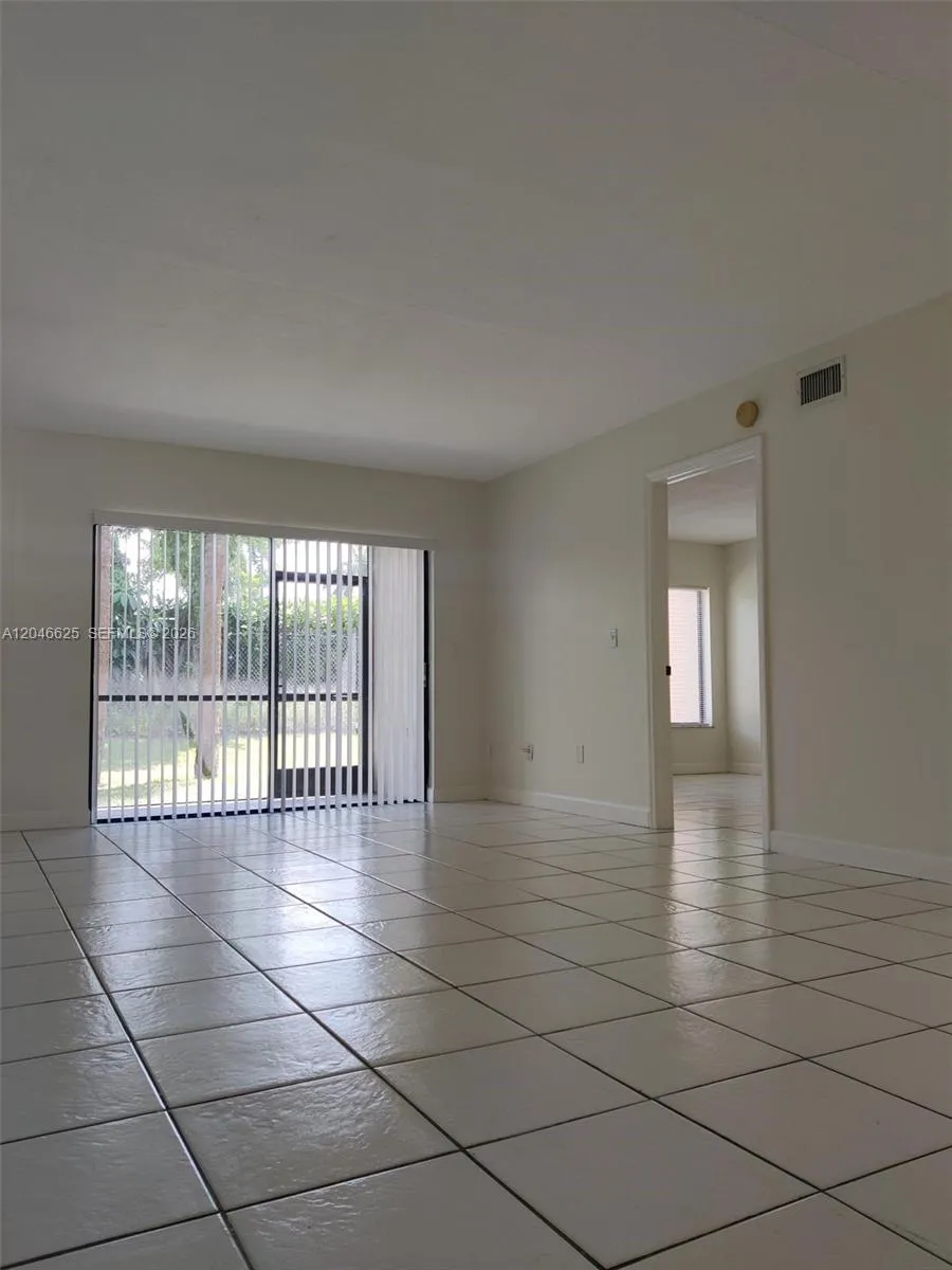 300 E Club Cir #108 Boca Raton, FL 33487
