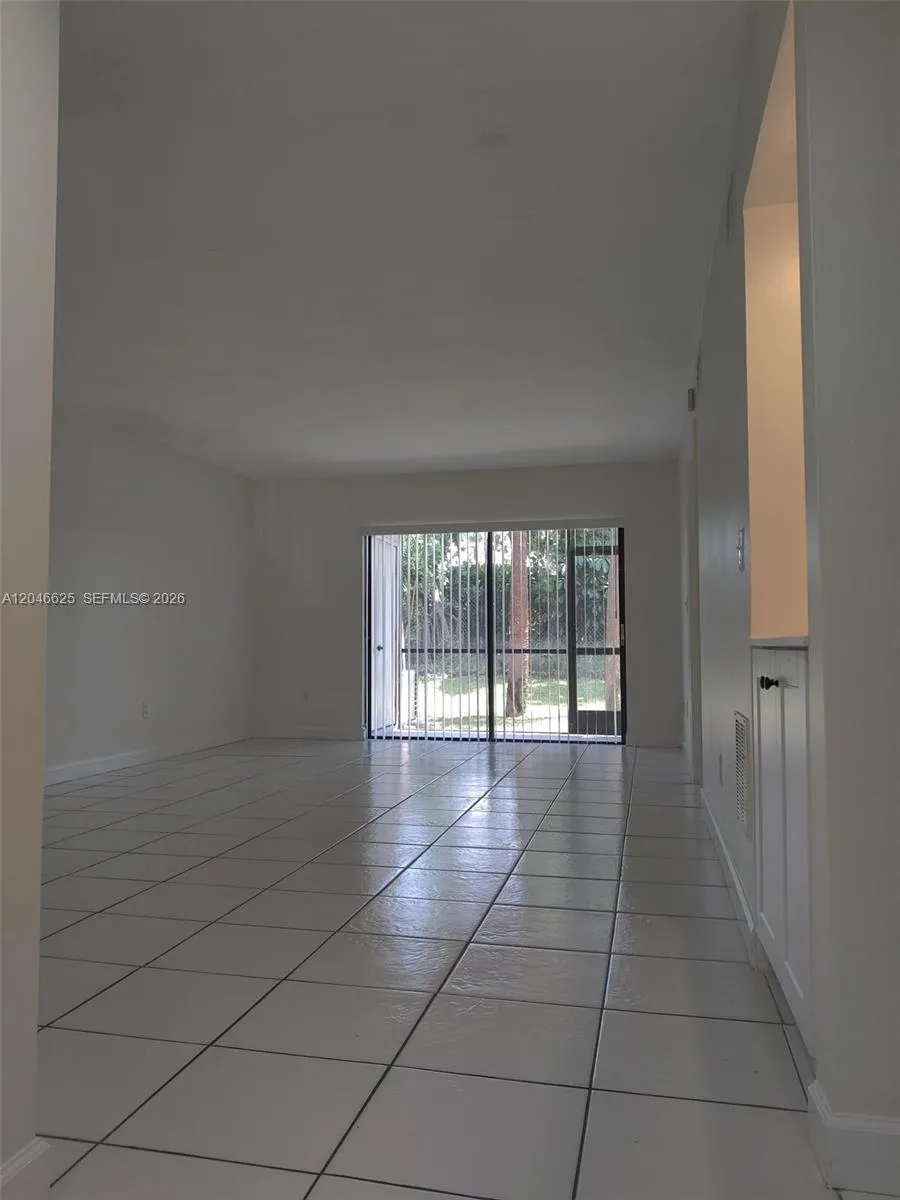 300 E Club Cir #108 Boca Raton, FL 33487