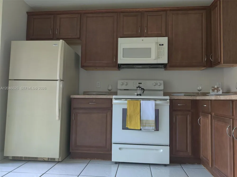 300 E Club Cir #108 Boca Raton, FL 33487