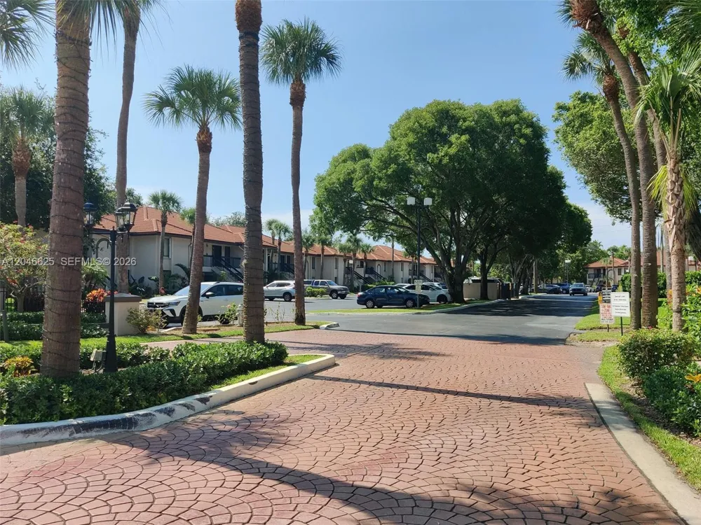 300 E Club Cir #108 Boca Raton, FL 33487