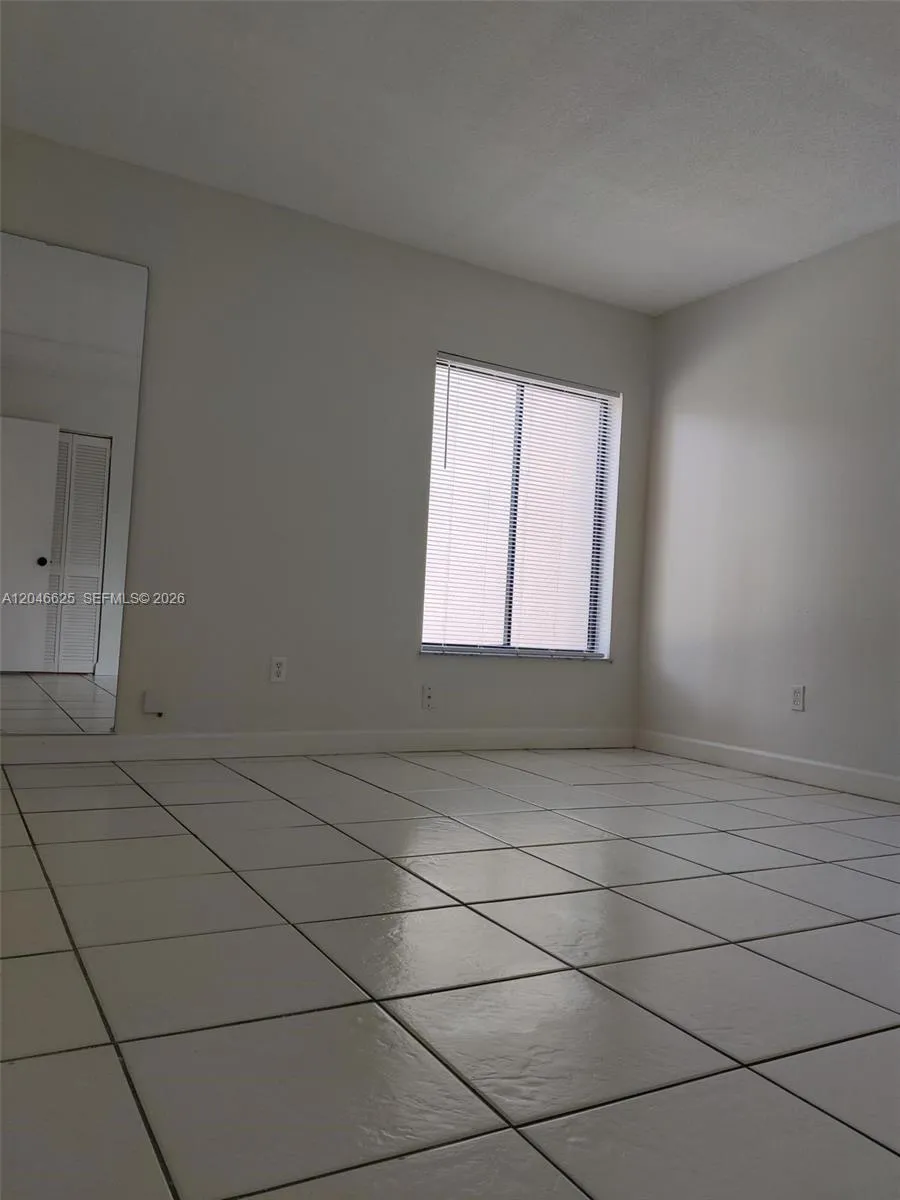 300 E Club Cir #108 Boca Raton, FL 33487