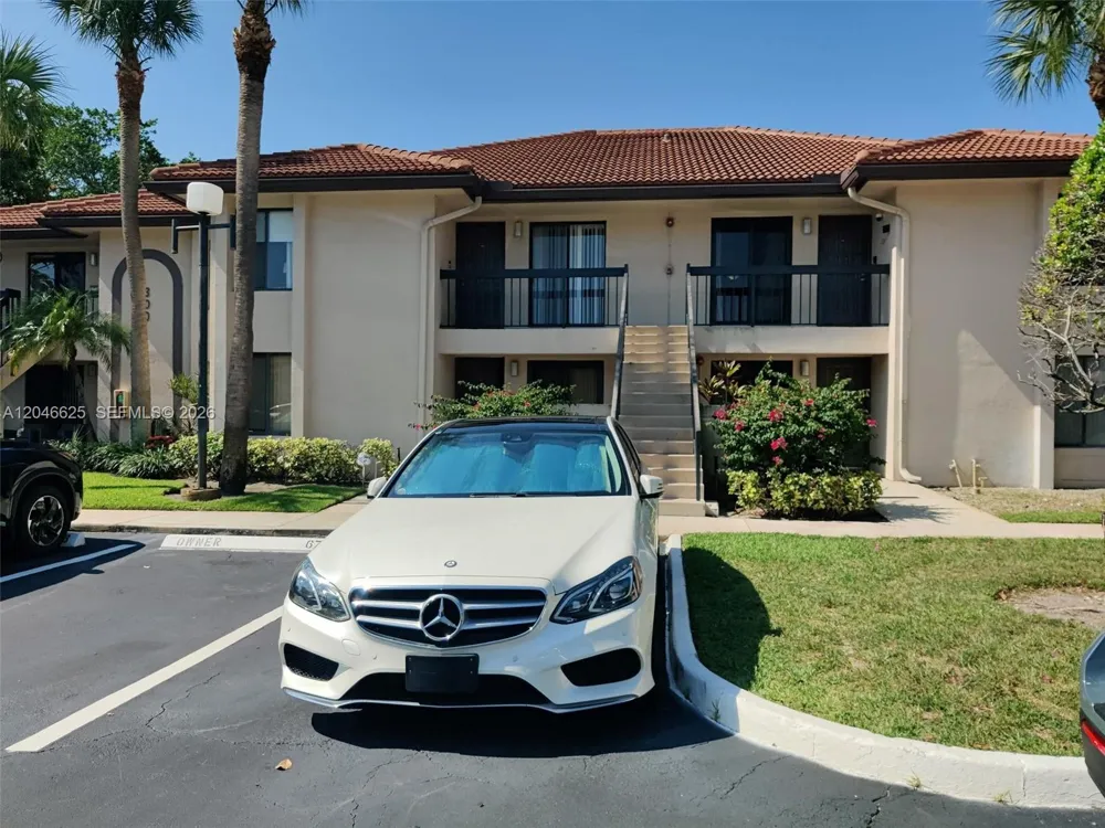 300 E Club Cir #108 Boca Raton, FL 33487