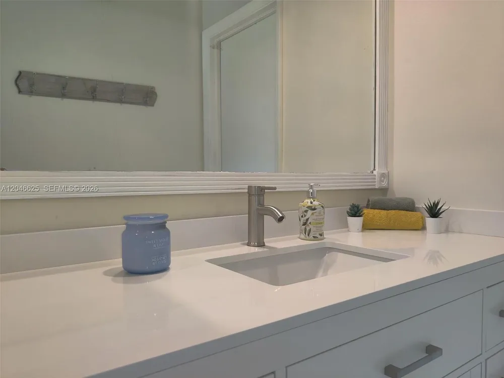 300 E Club Cir #108 Boca Raton, FL 33487